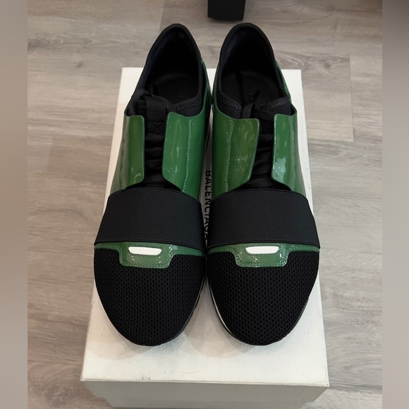 AUTHENTIC Balenciaga Sneaker - Picture 3 of 5